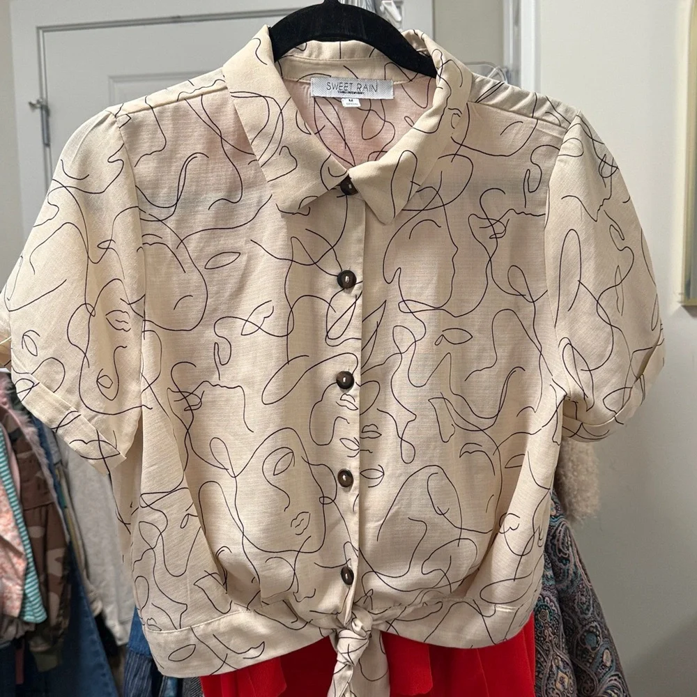 Abstract Line Art Blouse - Picture 4 of 10